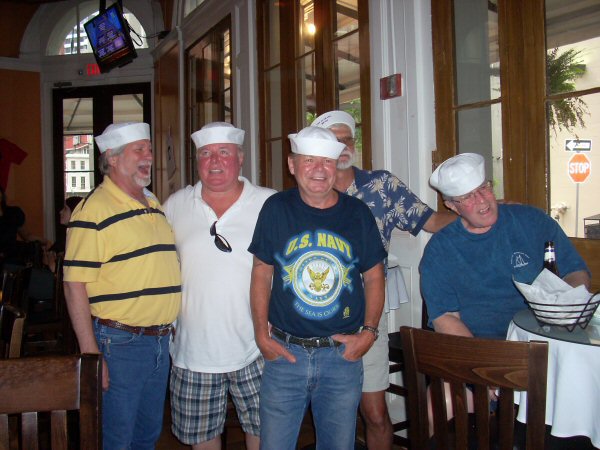 I saw these white hats at the ALabama's ships store and had to have them for the reunion. We had a few laughs with them. Forgot to get a Chief's lid for Mark, though